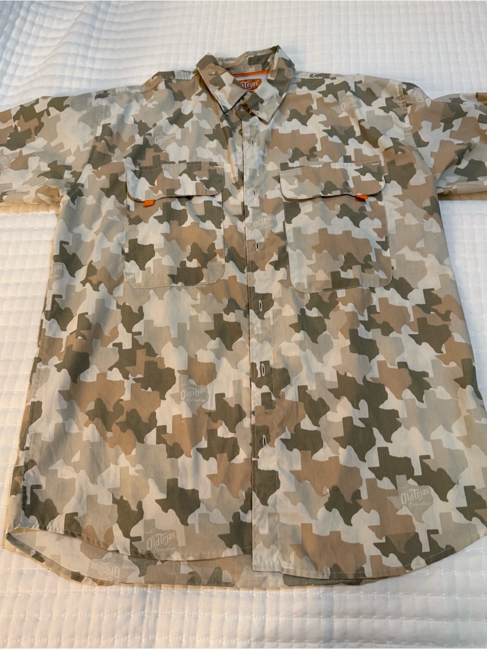 Old Tejas Camo Button-Up Shirt in Beige, Tan & Olive size L